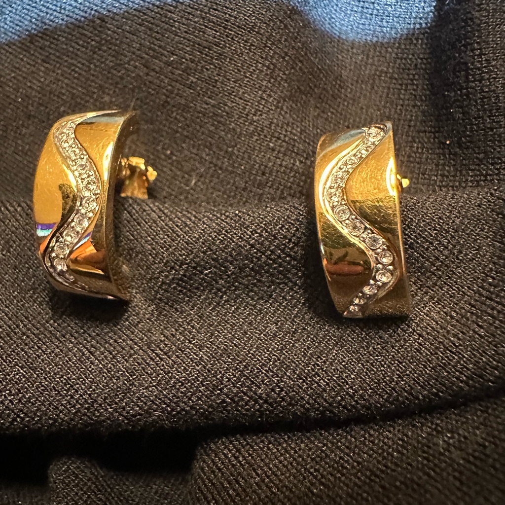 Vintage Butler Jewelry Fac Gold-Tone Wave Crystal Hoop Earrings Clip On